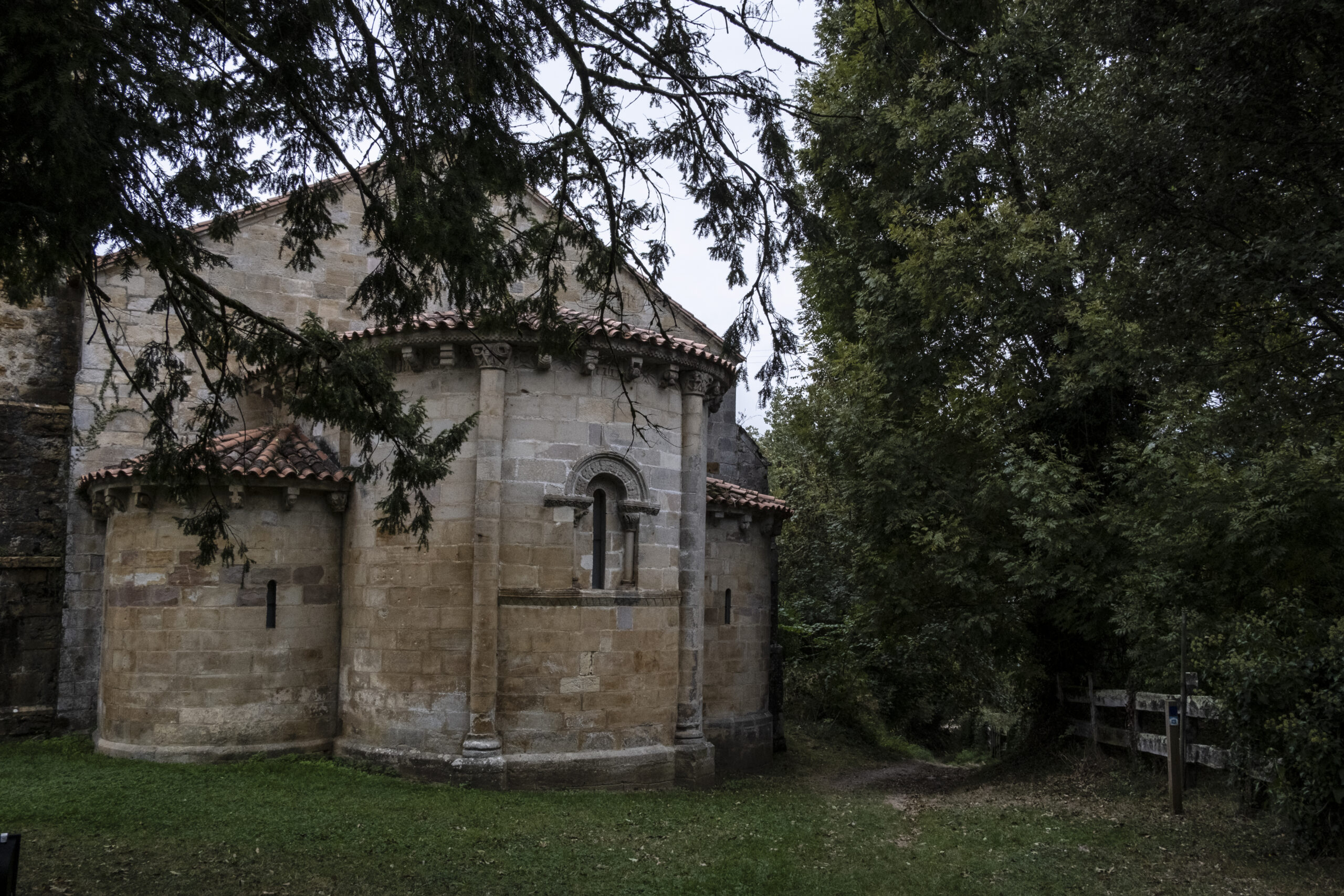 El ábside románico de la Iglesia de San Pedro de Villanueva